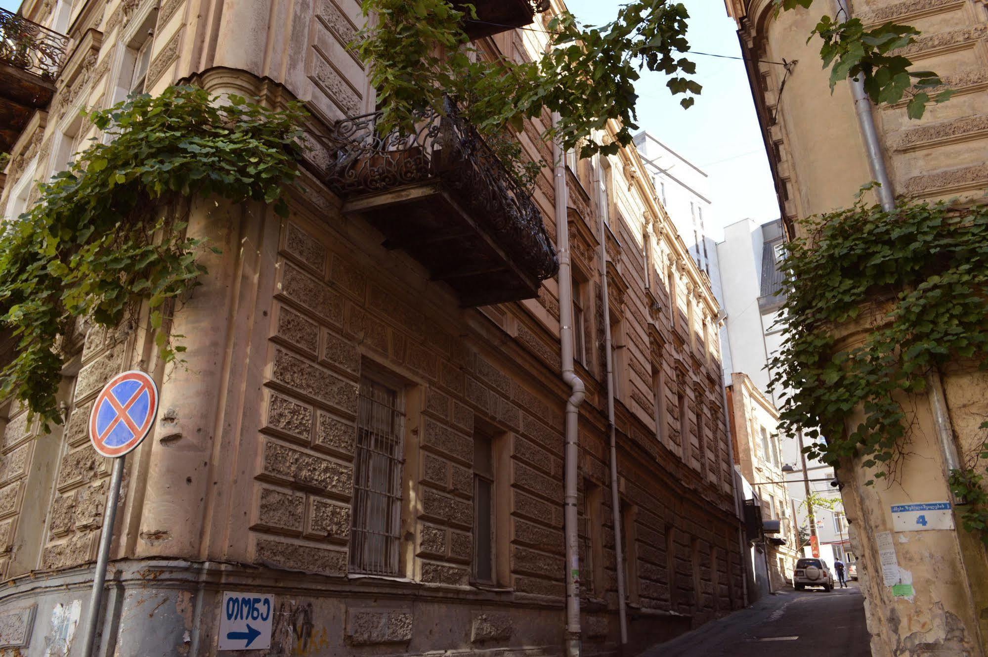 Patio Hostel Tbilisi Exterior foto
